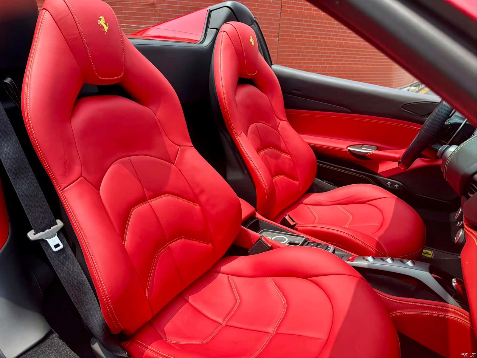 Ferrari 488, 2019 16