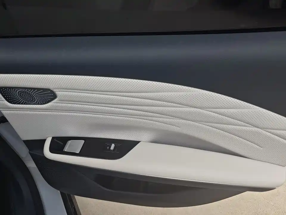 Geely Galaxy Galaxy E8