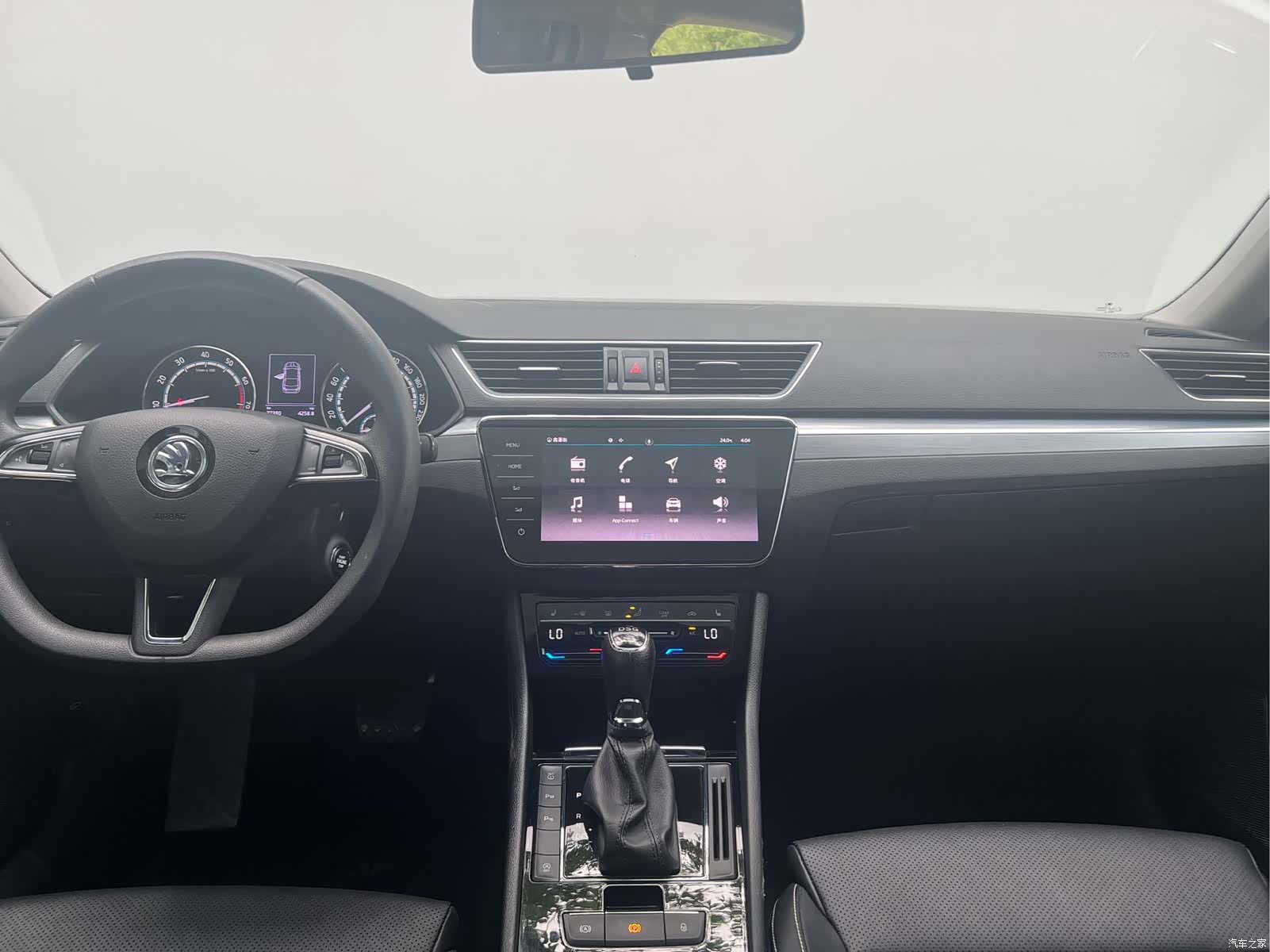 Skoda Superb, 2022 все фото