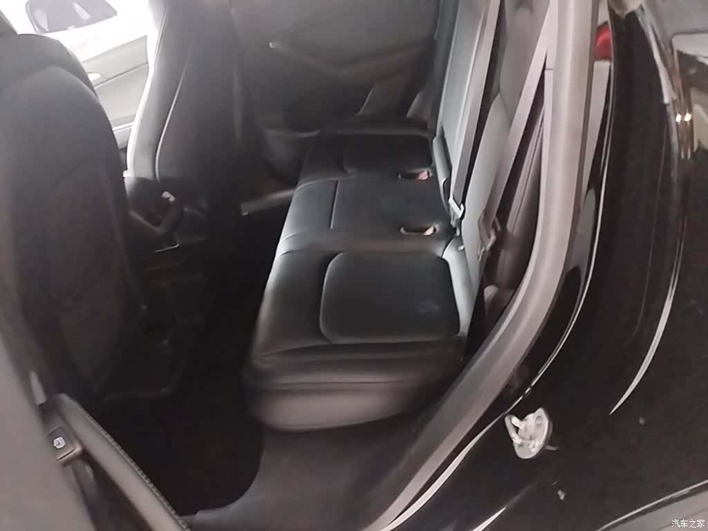 Tesla Model Y, 2022 17