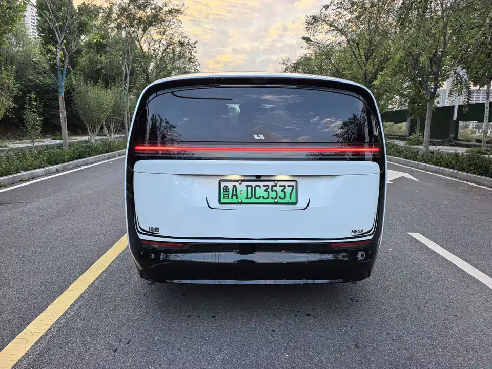 Li Auto Ideal MEGA