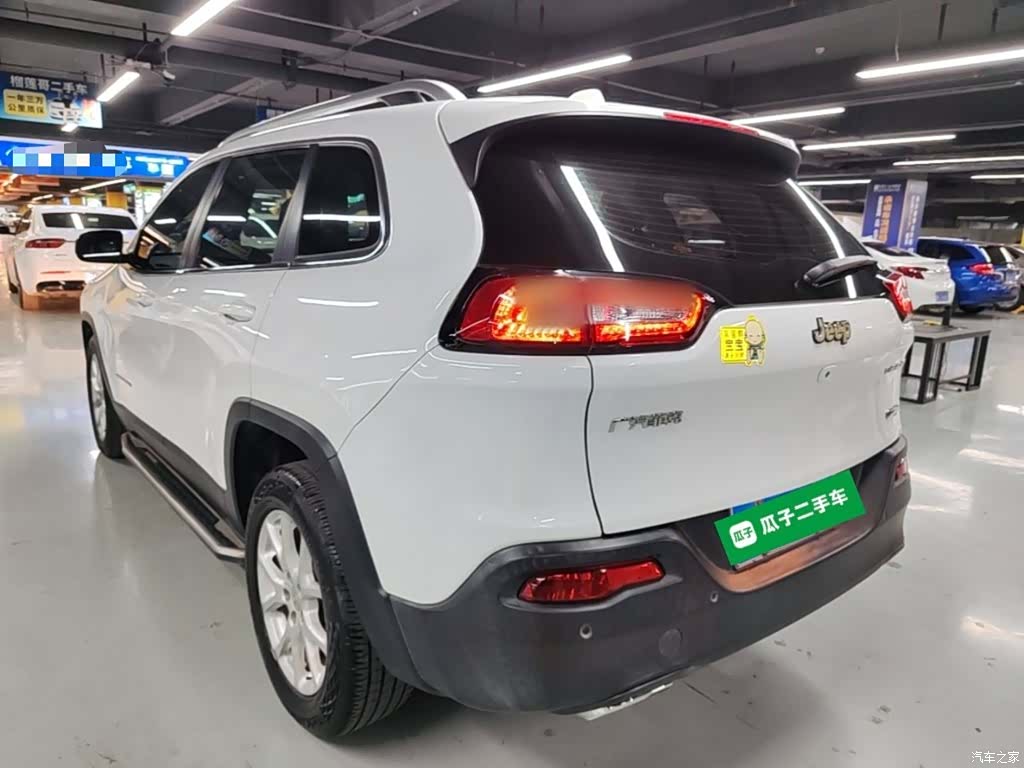 Jeep Cherokee, 2017 23