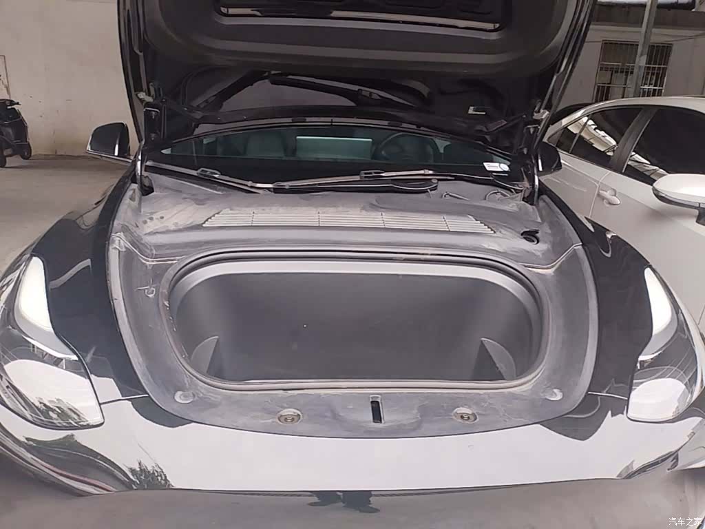 Tesla Model Y, 2022 20