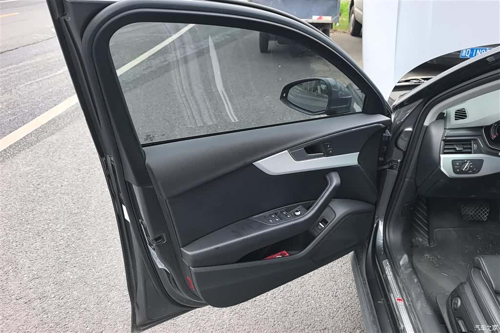 Audi A4L, 2021 7