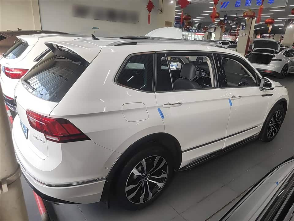 Volkswagen Tiguan L