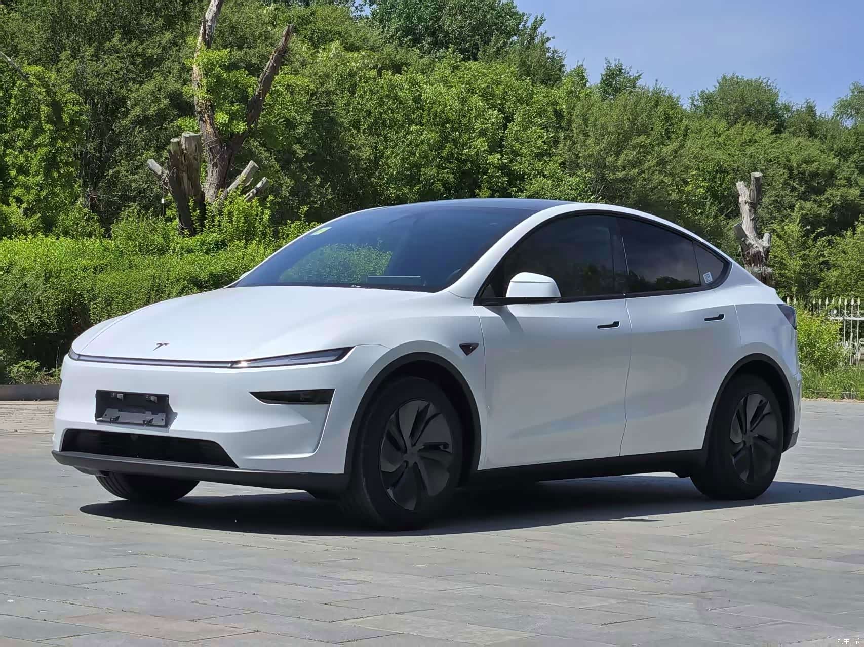 Tesla Model Y, 2026 1