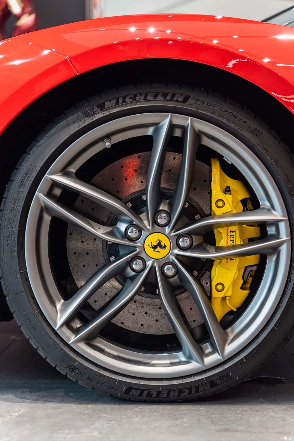 Ferrari 488, 2018 11