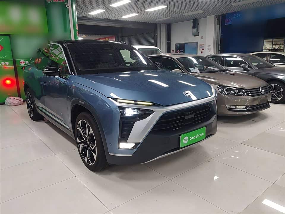 NIO ES8