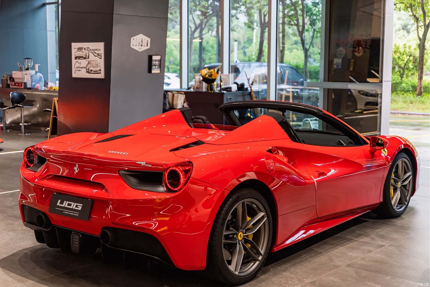Ferrari 488, 2018 4