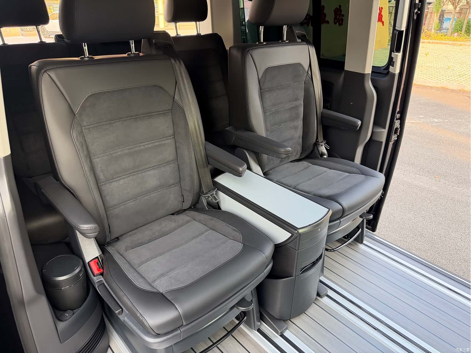 Volkswagen 7, 2020 18