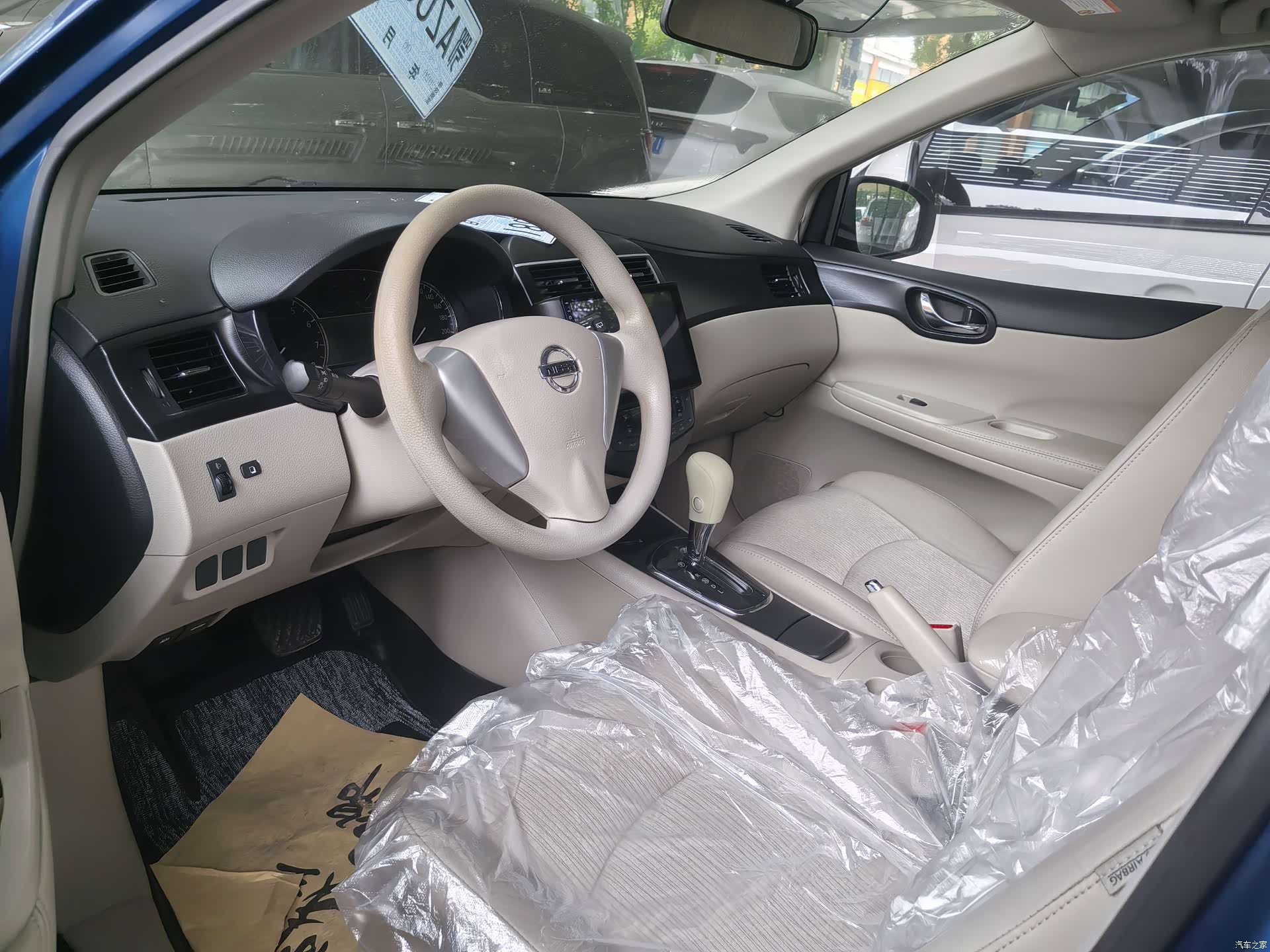 Nissan Tiida, 2012 4