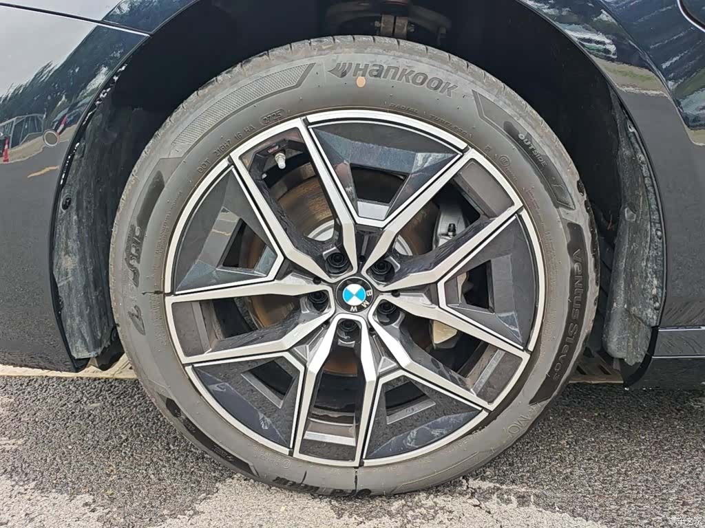 BMW i5, 2025 12