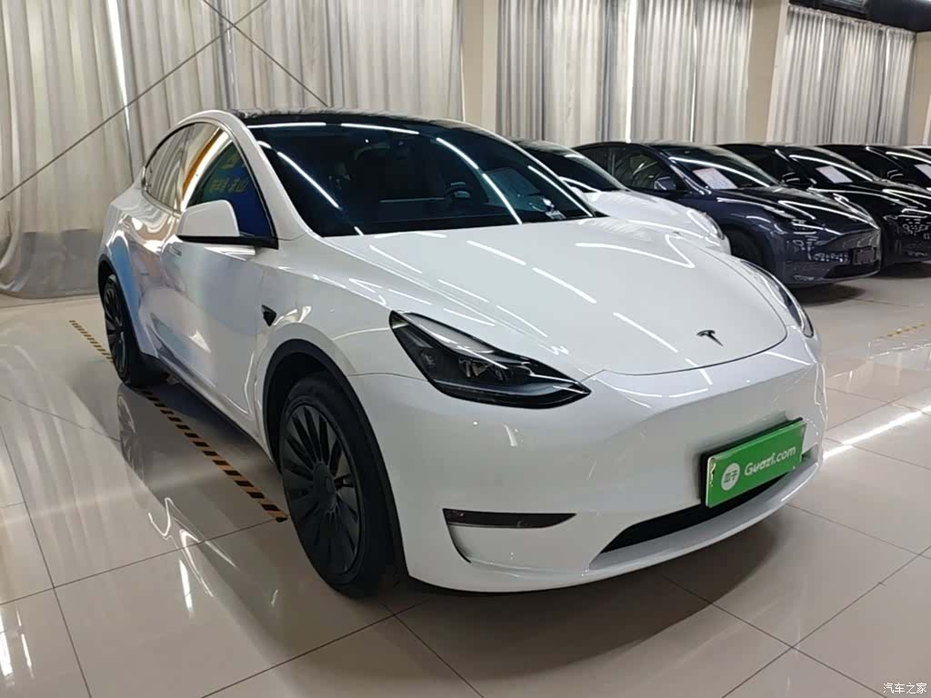Tesla Model Y, 2023 4