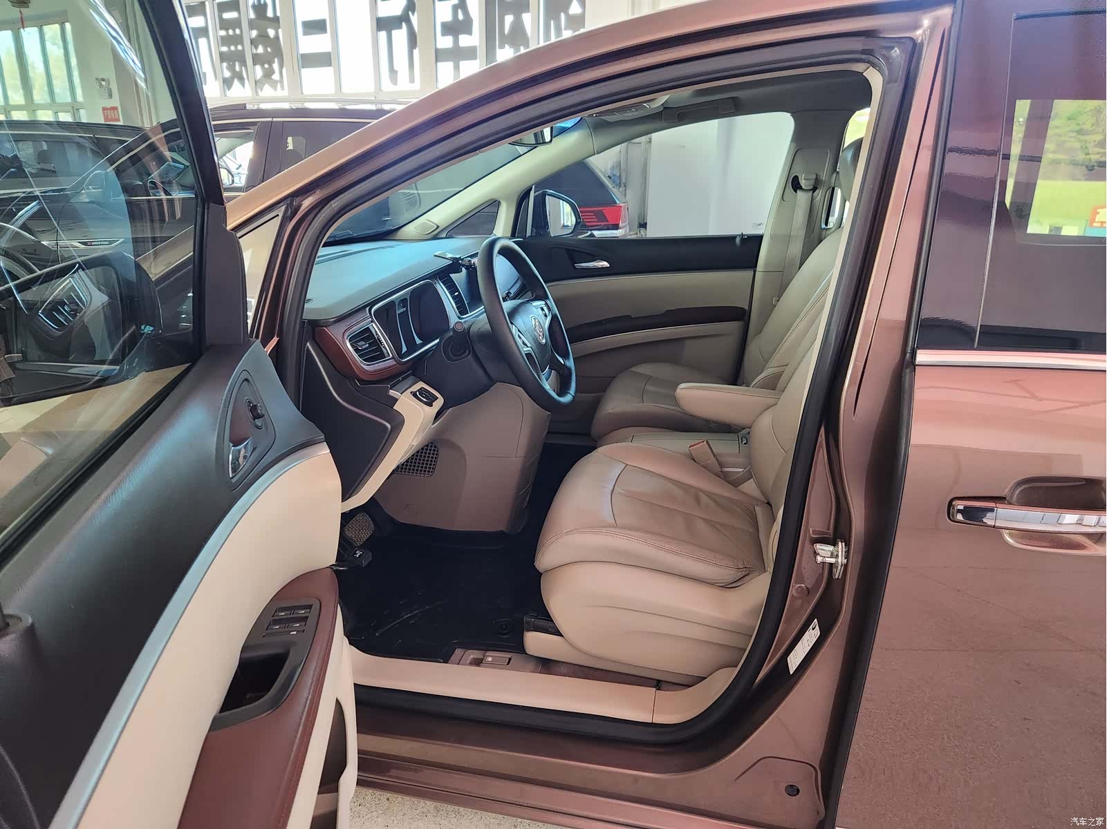 Buick GL8, 2019 6
