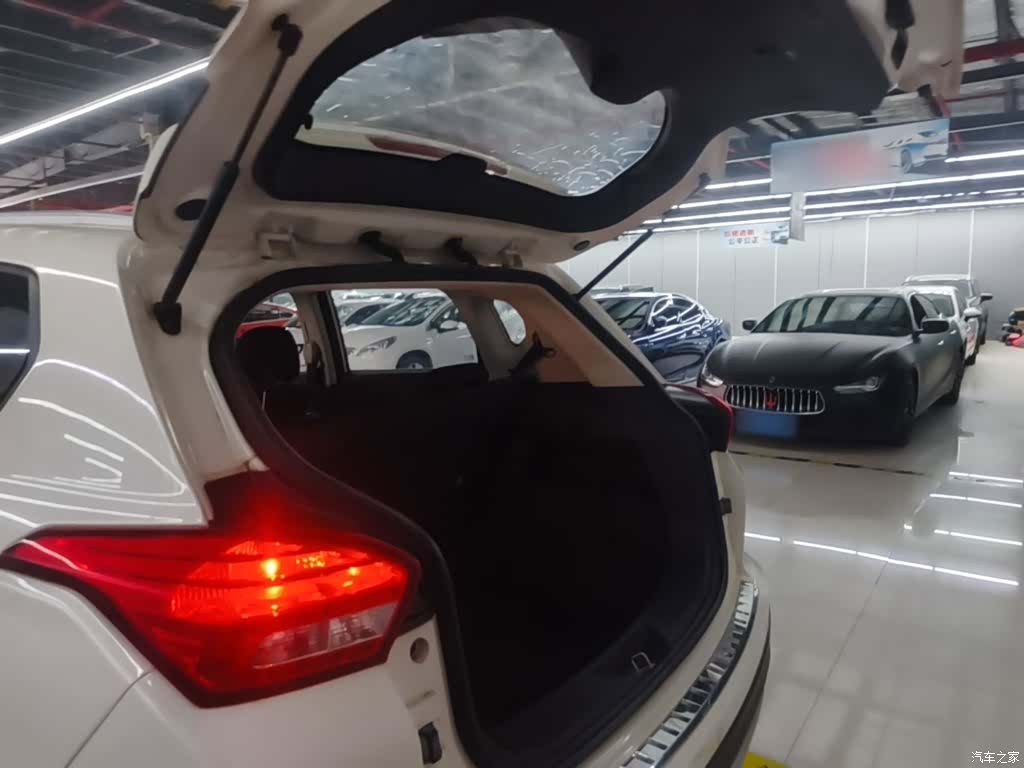 BAIC X35, 2016 19