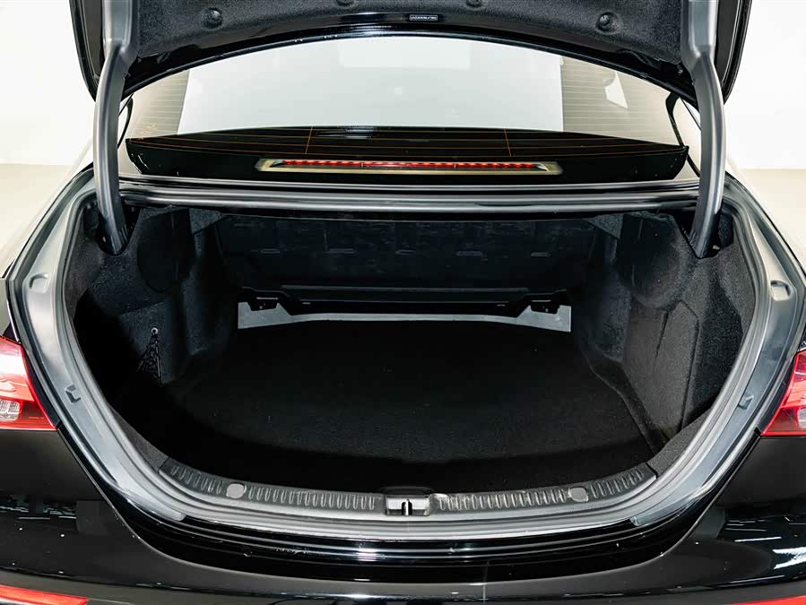 Mercedes-Benz E-Class 2021, фото 24