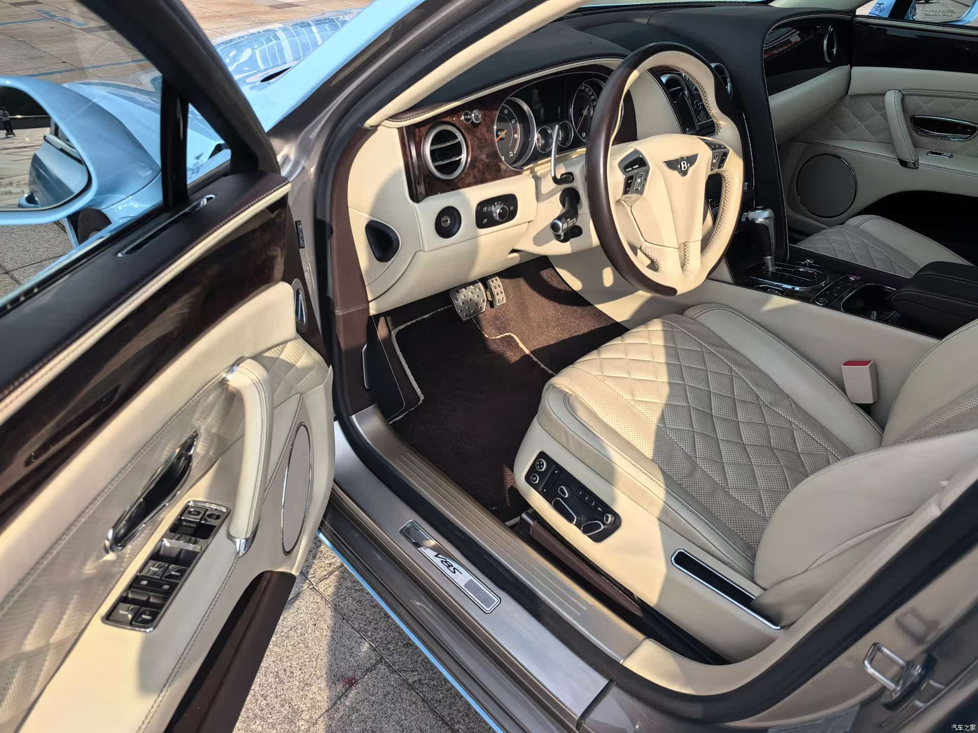 Bentley Flying Spur, 2020 3