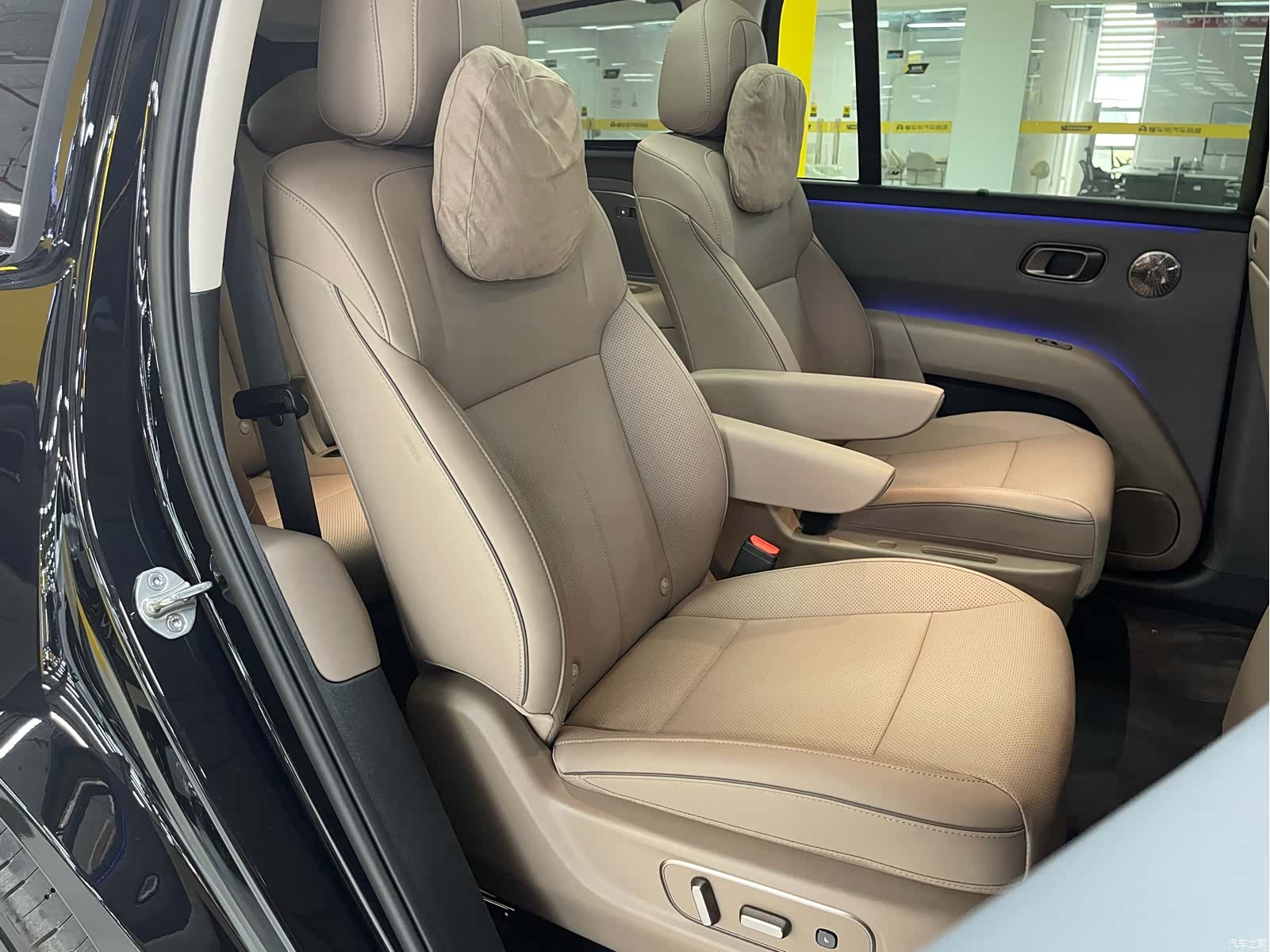 Li Auto i8, 2026 21