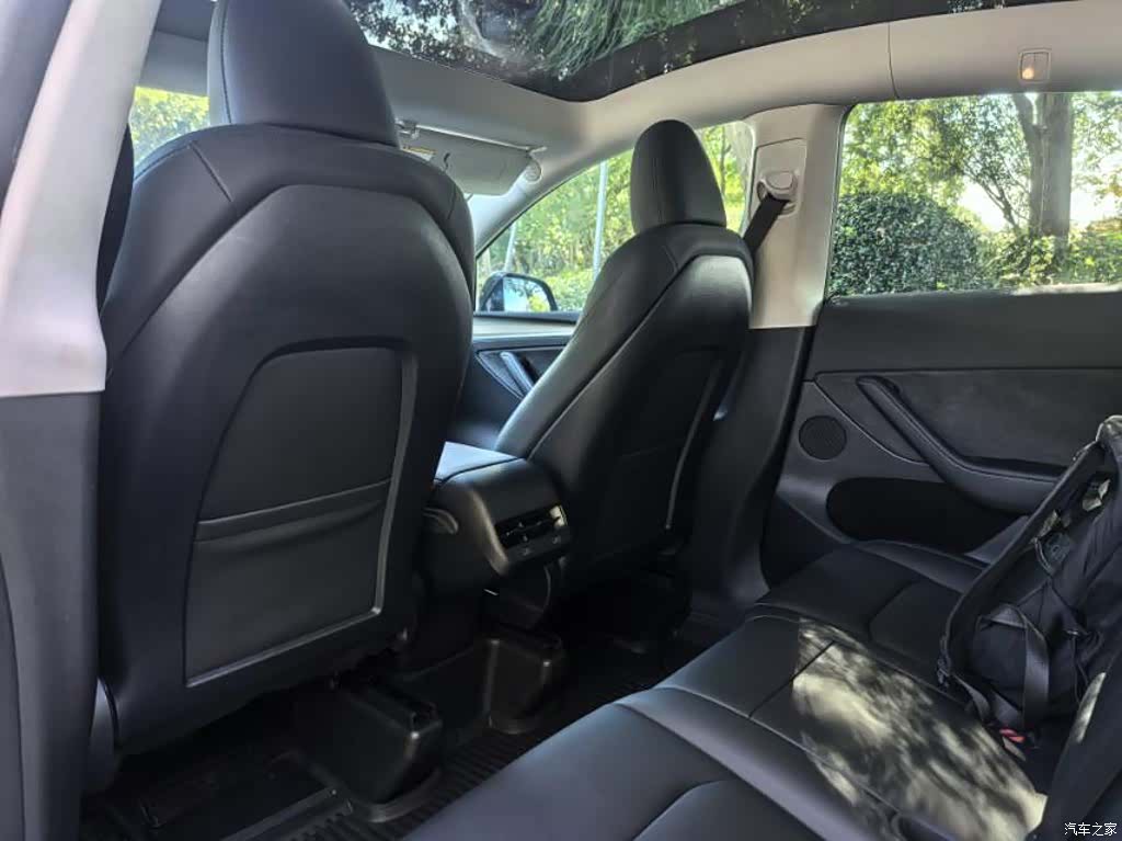 Tesla Model Y, 2022 7