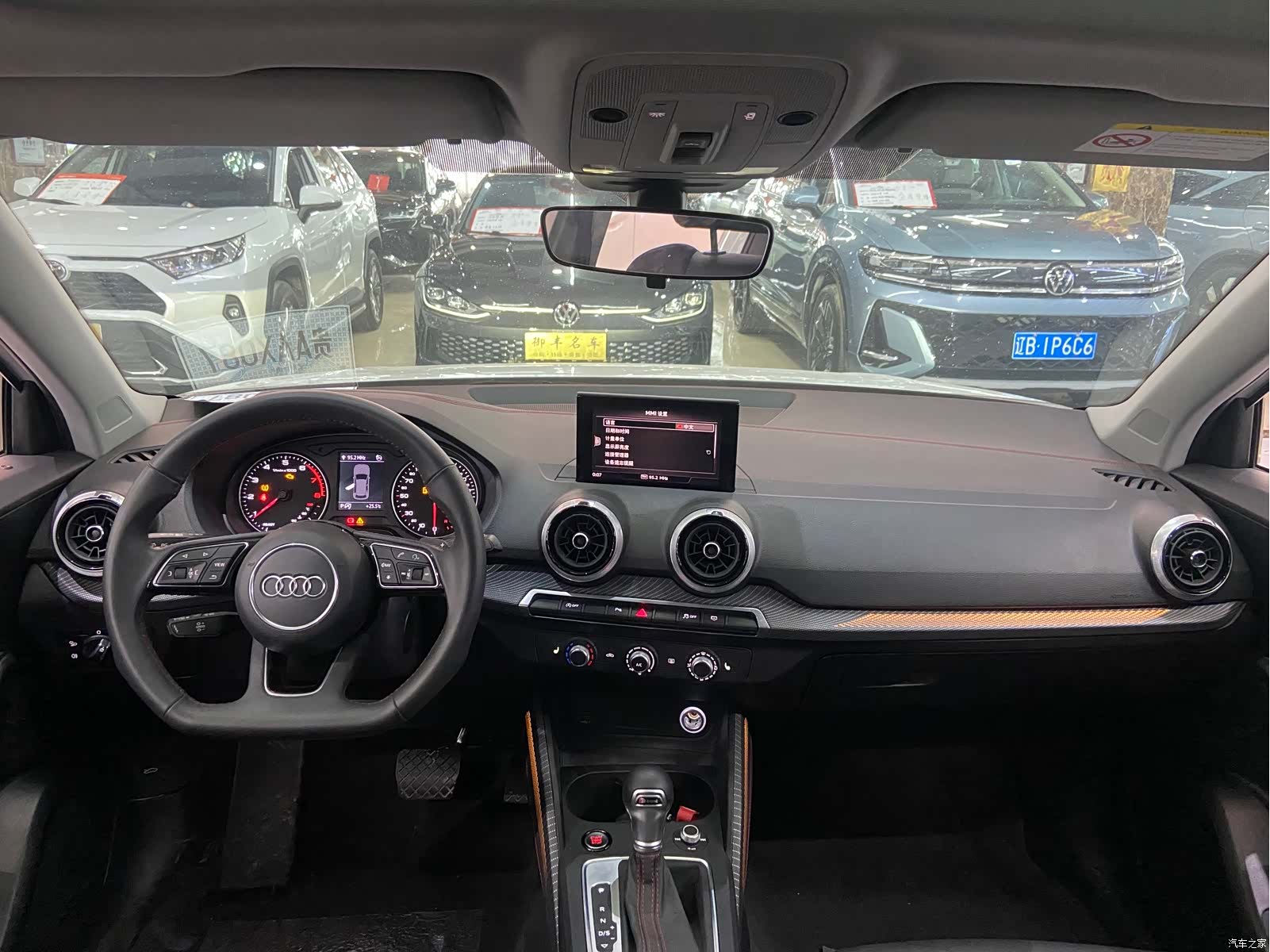 Audi Q2L, 2022 9