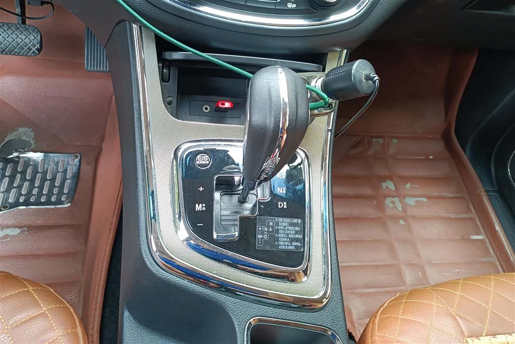 Wuling 560, 2017 16