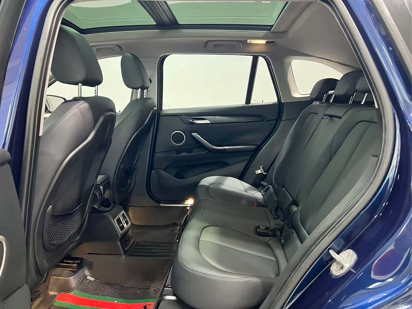 BMW X1, 2017 все фото