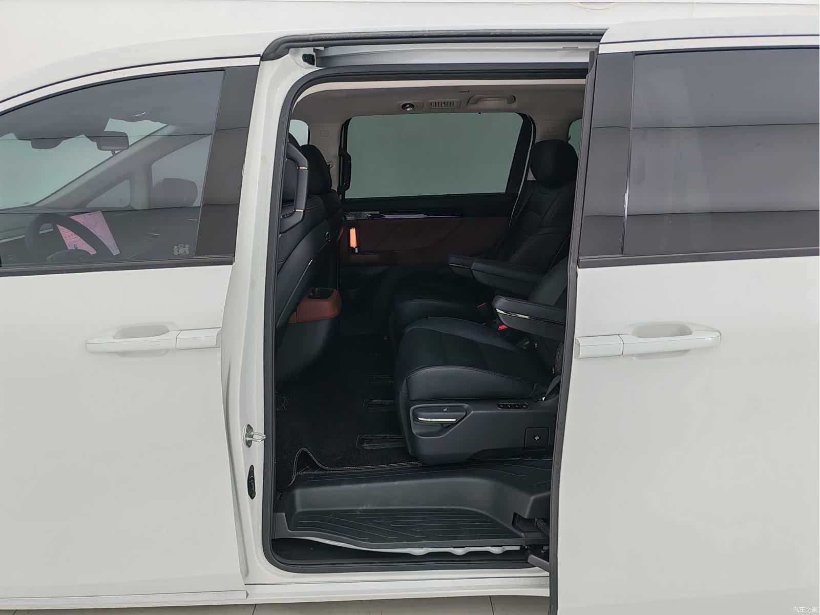 Trumpchi E8, 2024 9