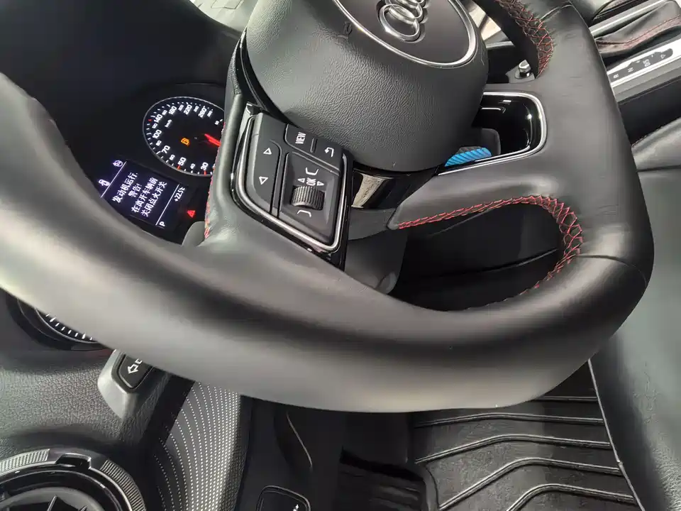Audi Q2L Audi Q2L