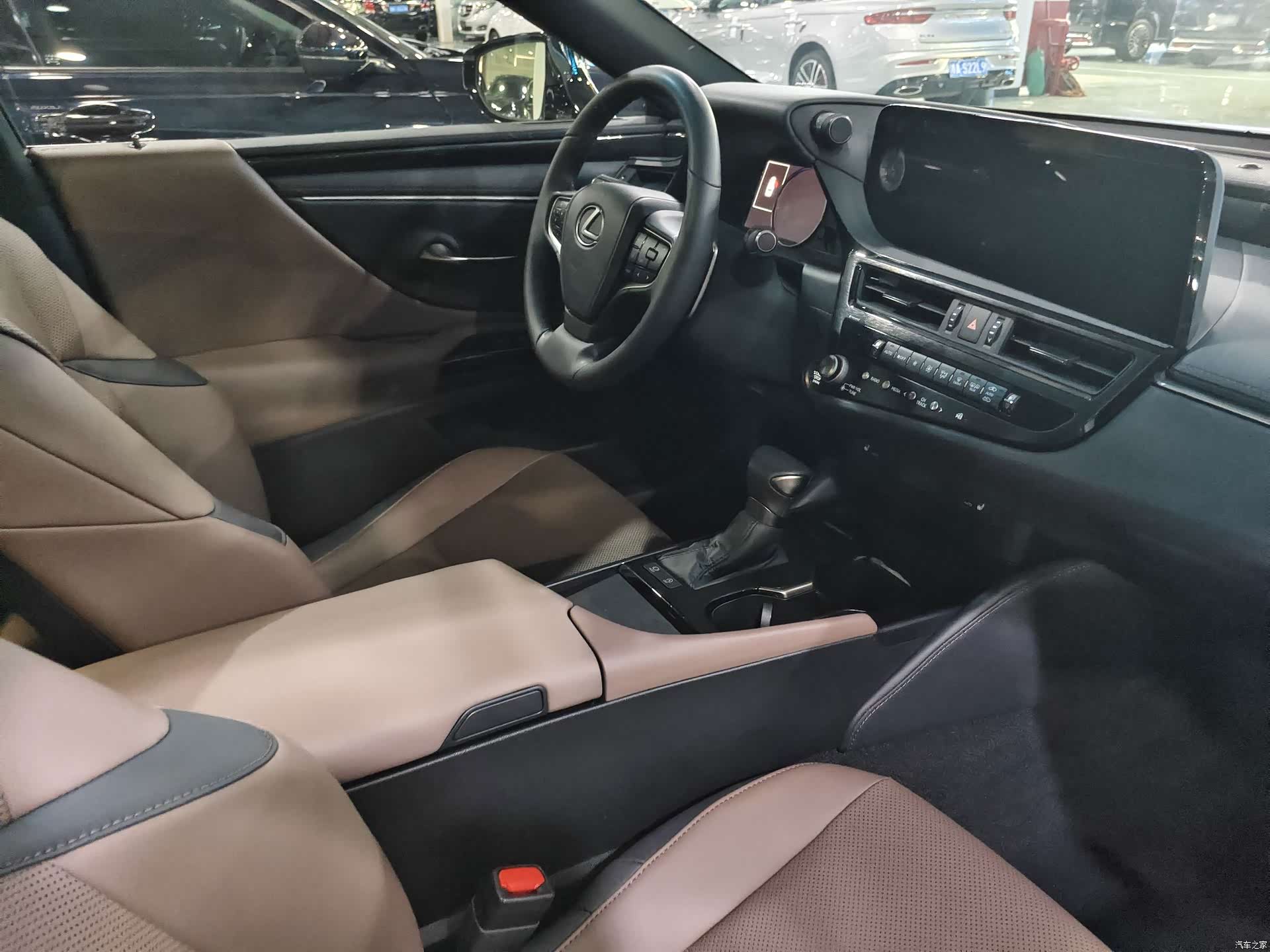 Lexus ES, 2023 15