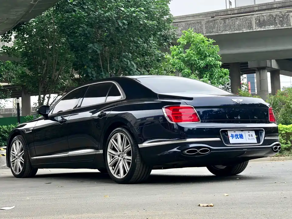 Bentley Flying