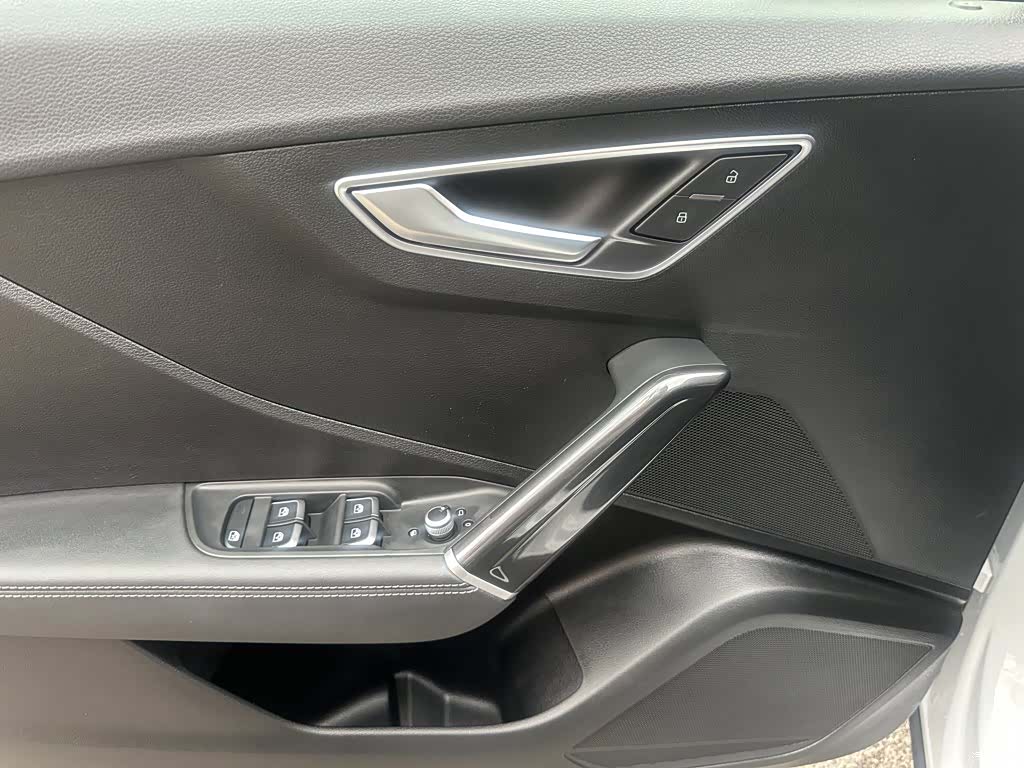 Audi Q2L, 2024 17