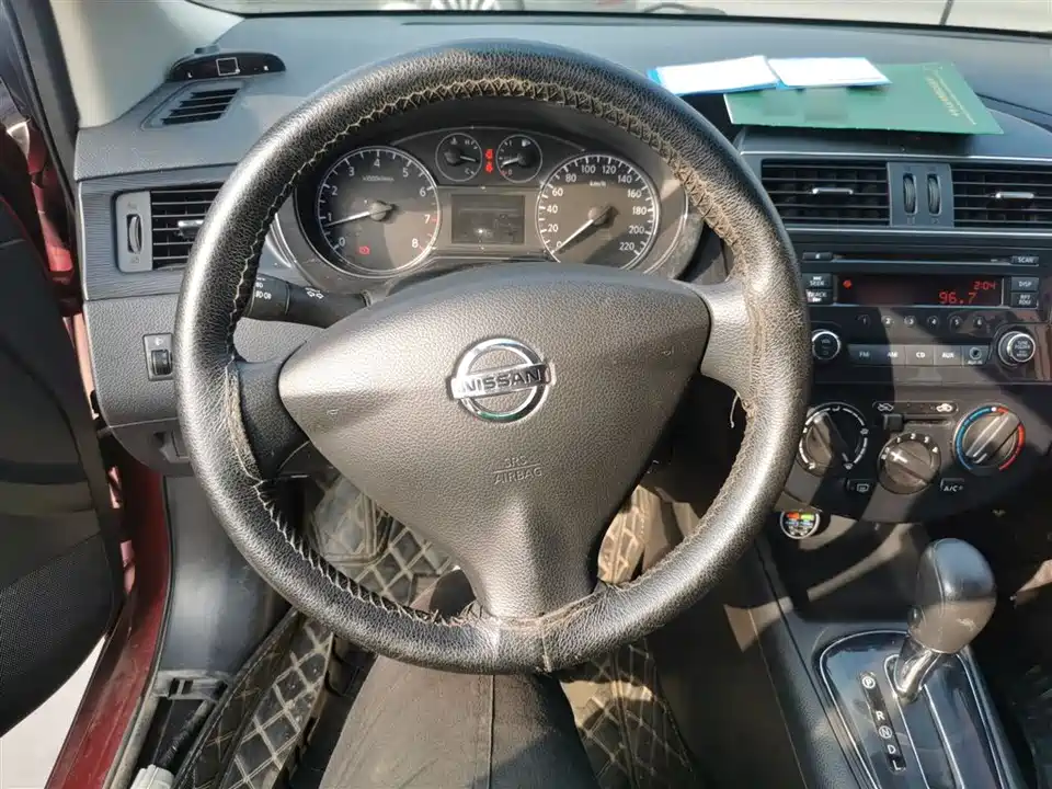 Nissan TIIDA