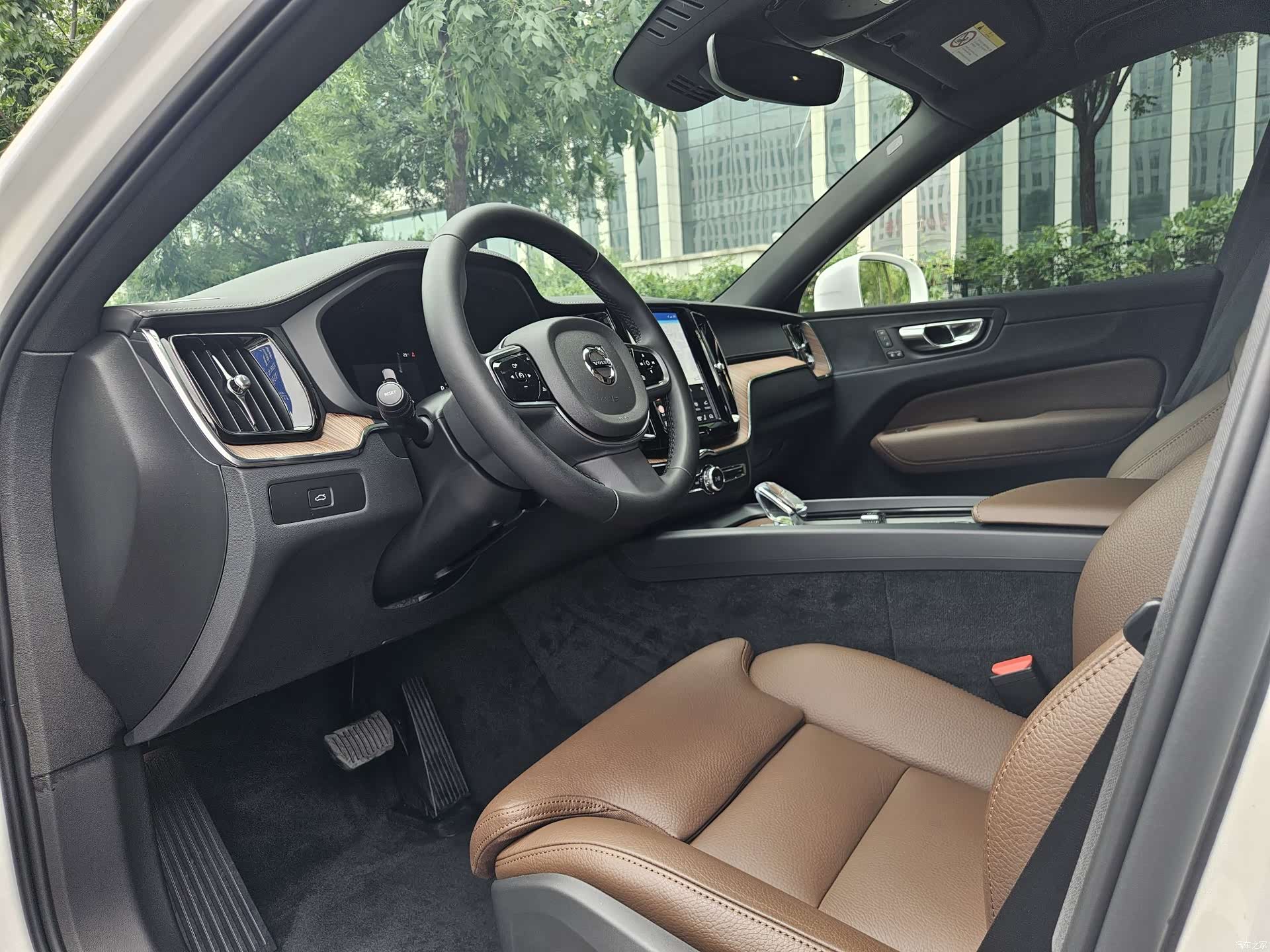 Volvo XC60, 2024 6