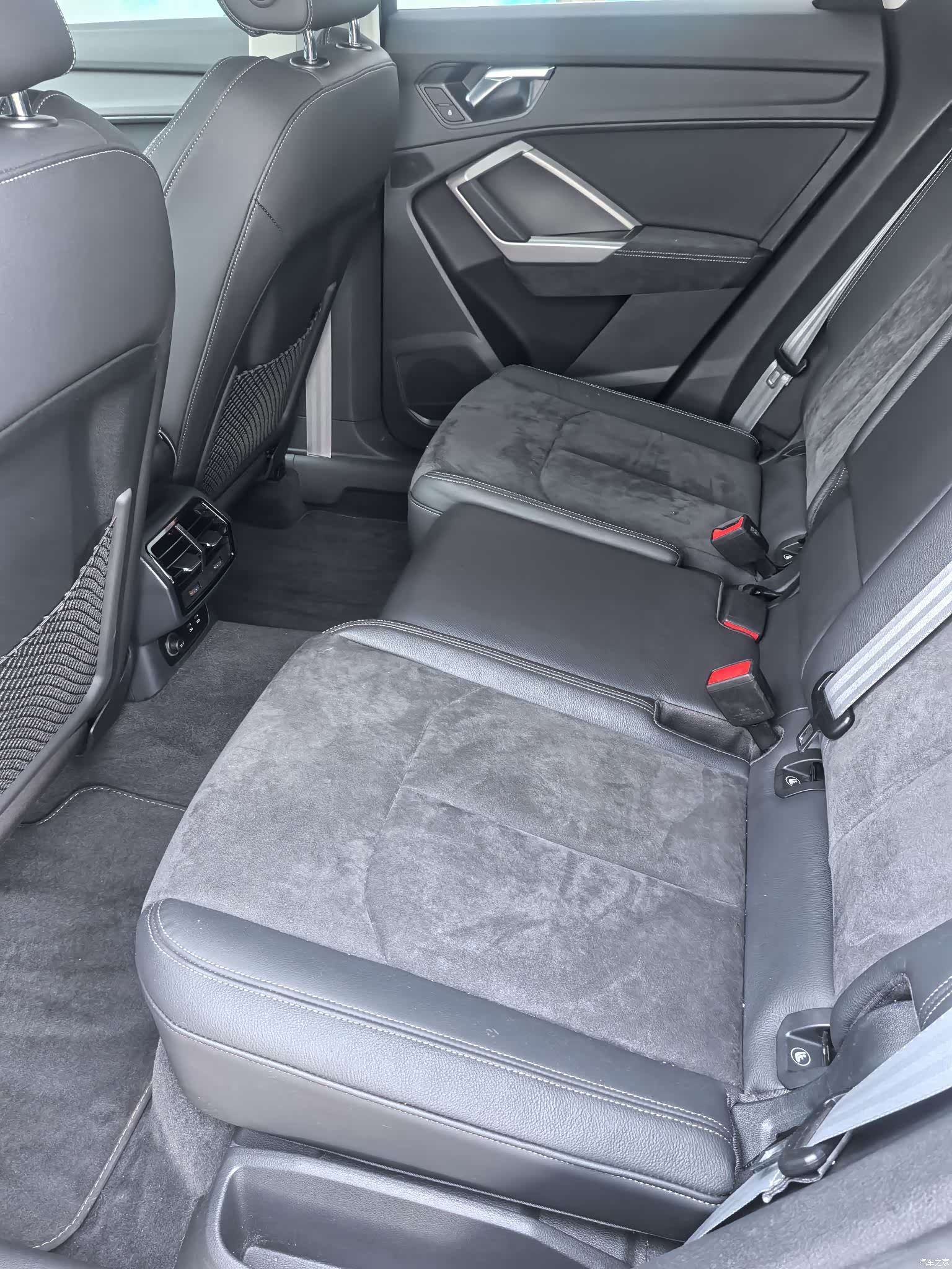 Audi Q3, 2022 10