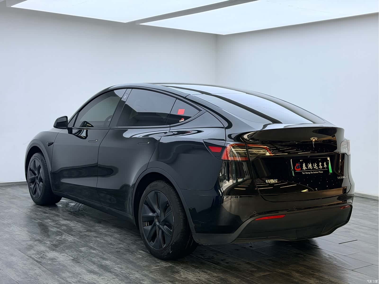 Tesla Model Y, 2023 все фото