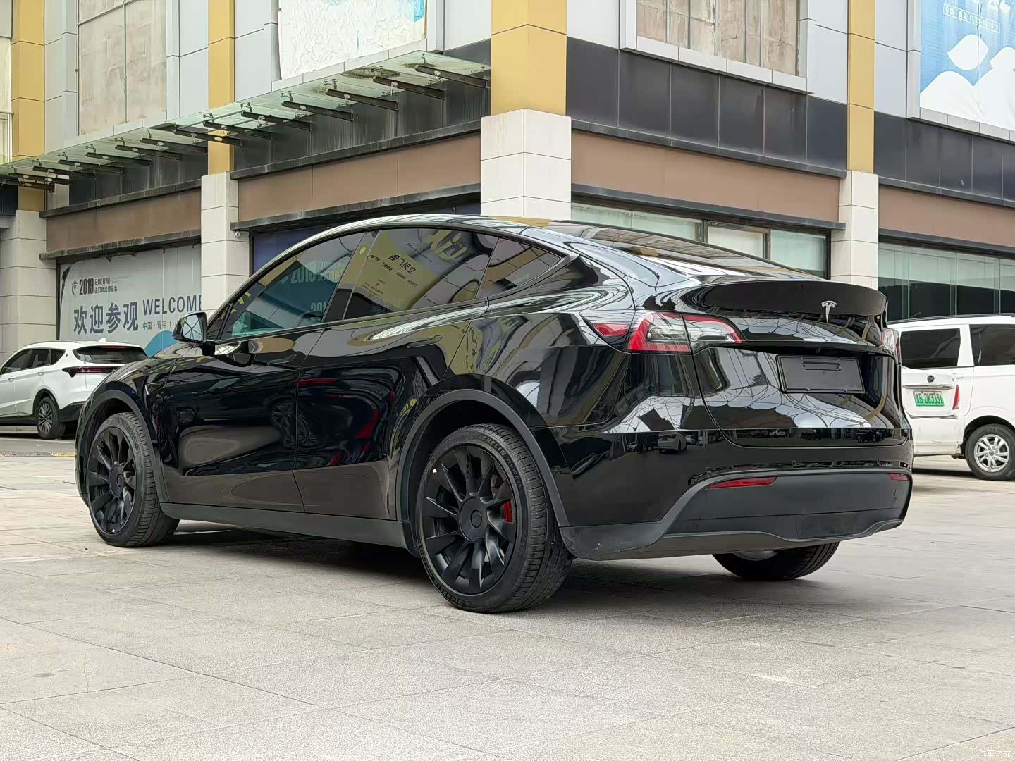 Tesla Model Y, 2023 9