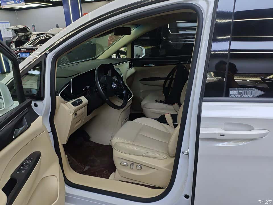 Buick GL8, 2022 6