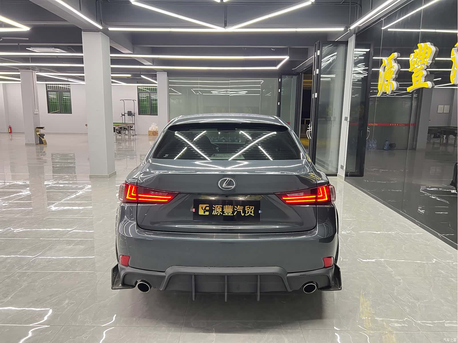 Lexus IS, 2016 4