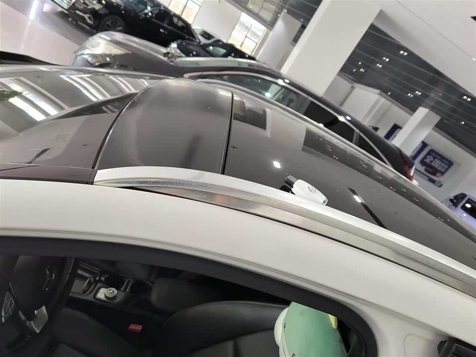 Mercedes-Benz GLA Mercedes-Benz GLA