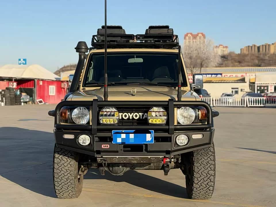 Toyota Land Cruiser