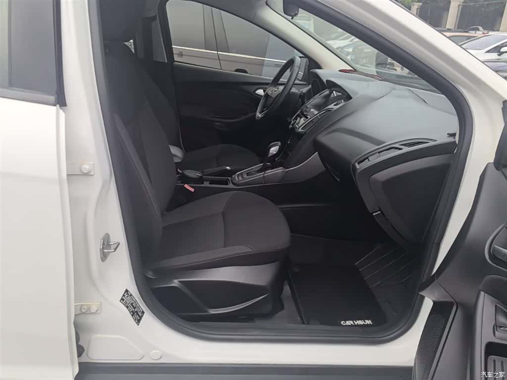 Ford Focus, 2015 25