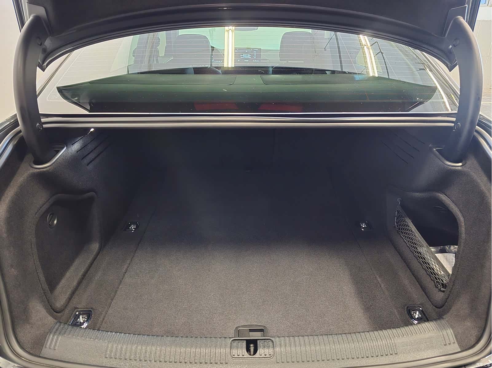 Audi A4L, 2024 14