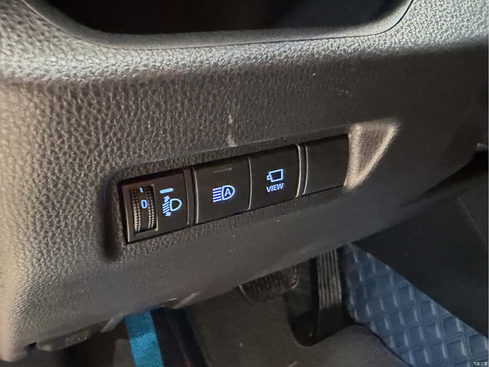 Toyota RAV4, 2022 13
