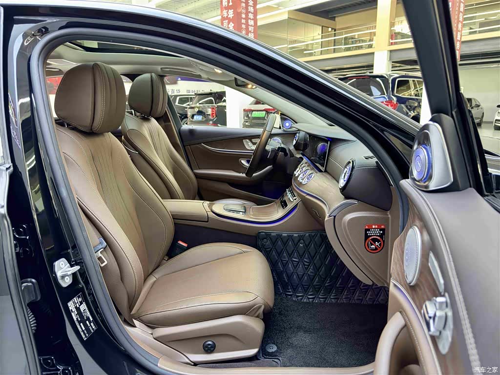 Mercedes-Benz E-Class, 2023 4