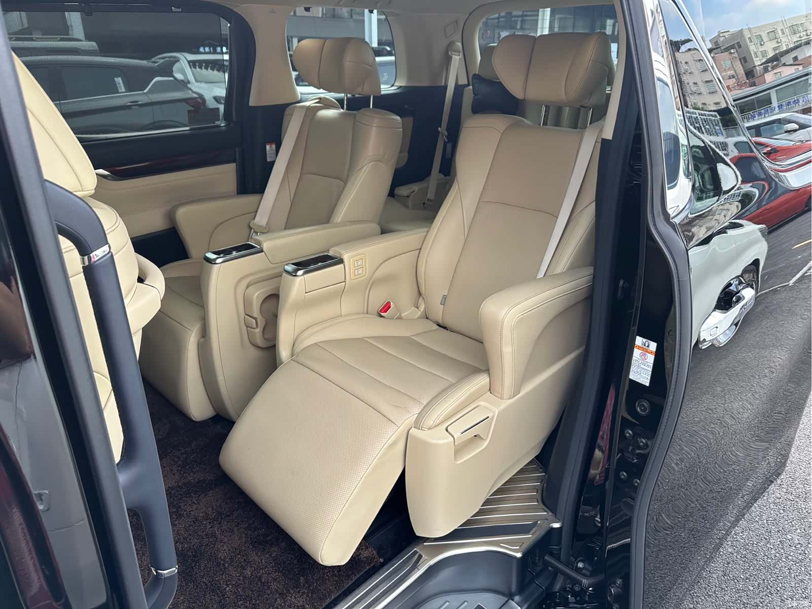Toyota Alphard, 2018 8
