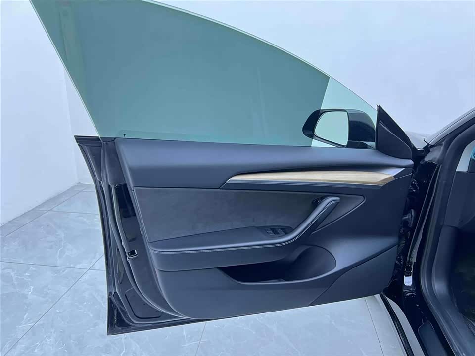 Tesla Model 3 Tesla Model 3