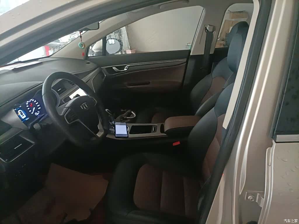 Geely Emgrand, 2018 15