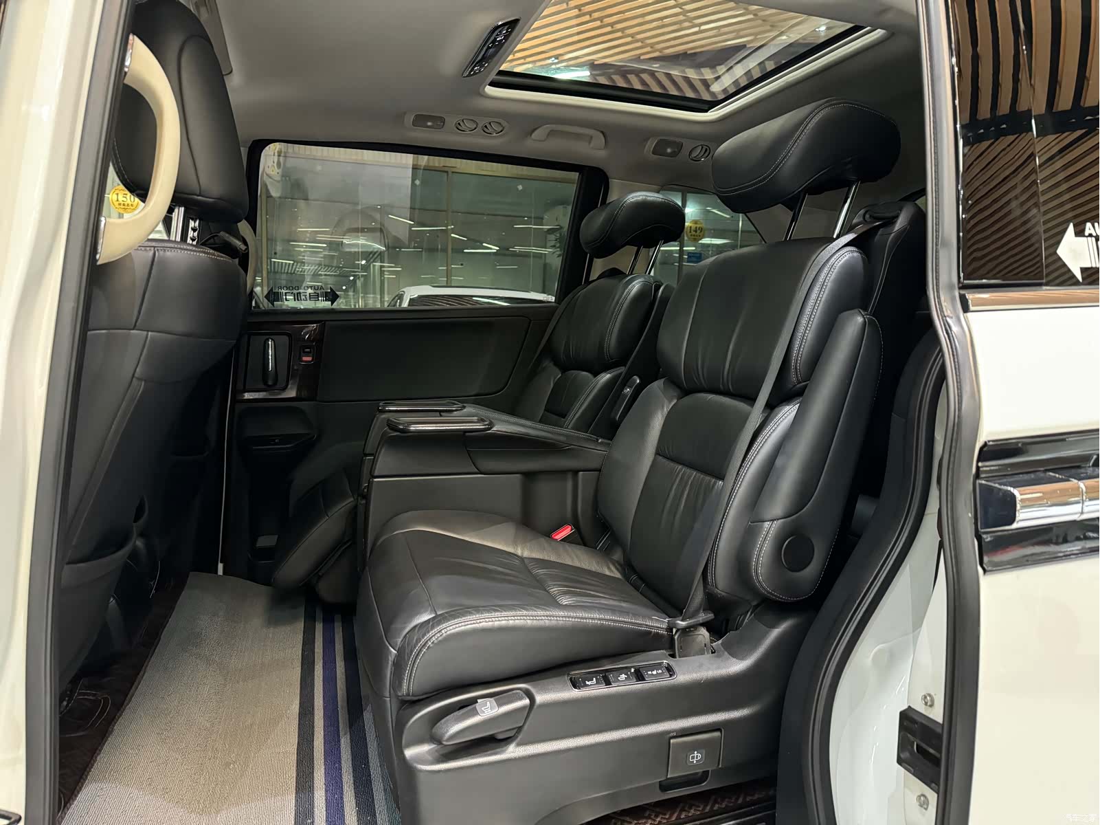 Honda Elysion, 2017 все фото