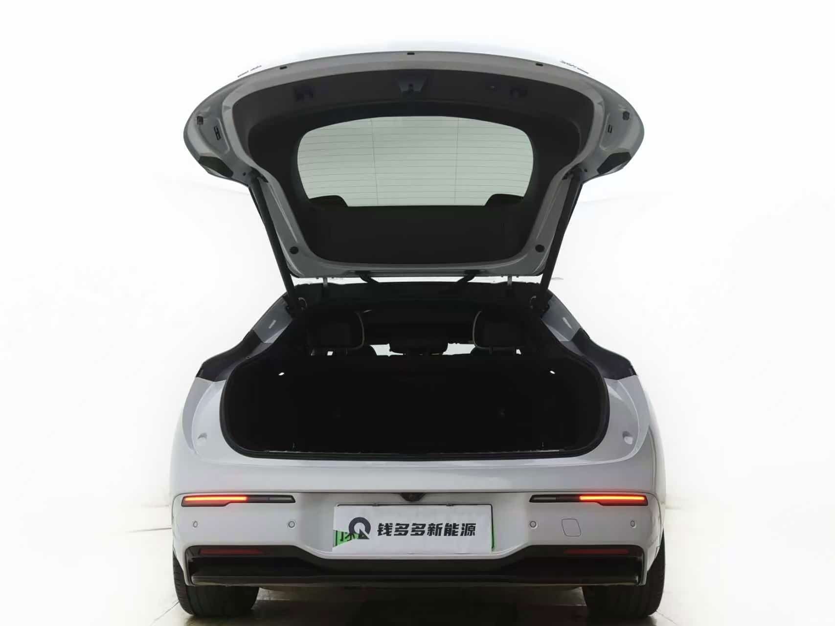 Zeekr 007, 2025 13