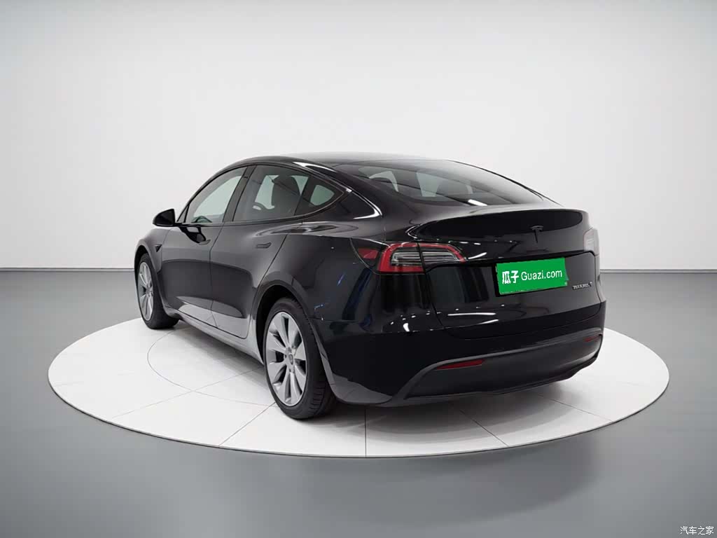 Tesla Model Y, 2021 4
